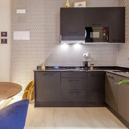 Mediterranean Flats Plaza Redonda *